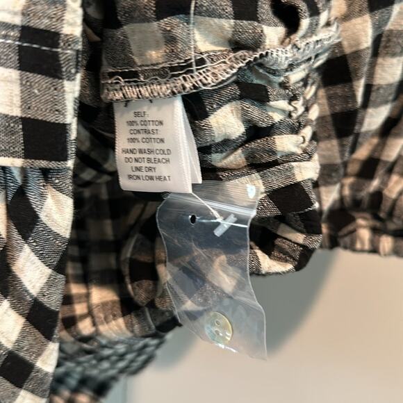 Promesa Small Carefree Heart Cropped Gingham Button-Up Shirt - Picture 8 of 8